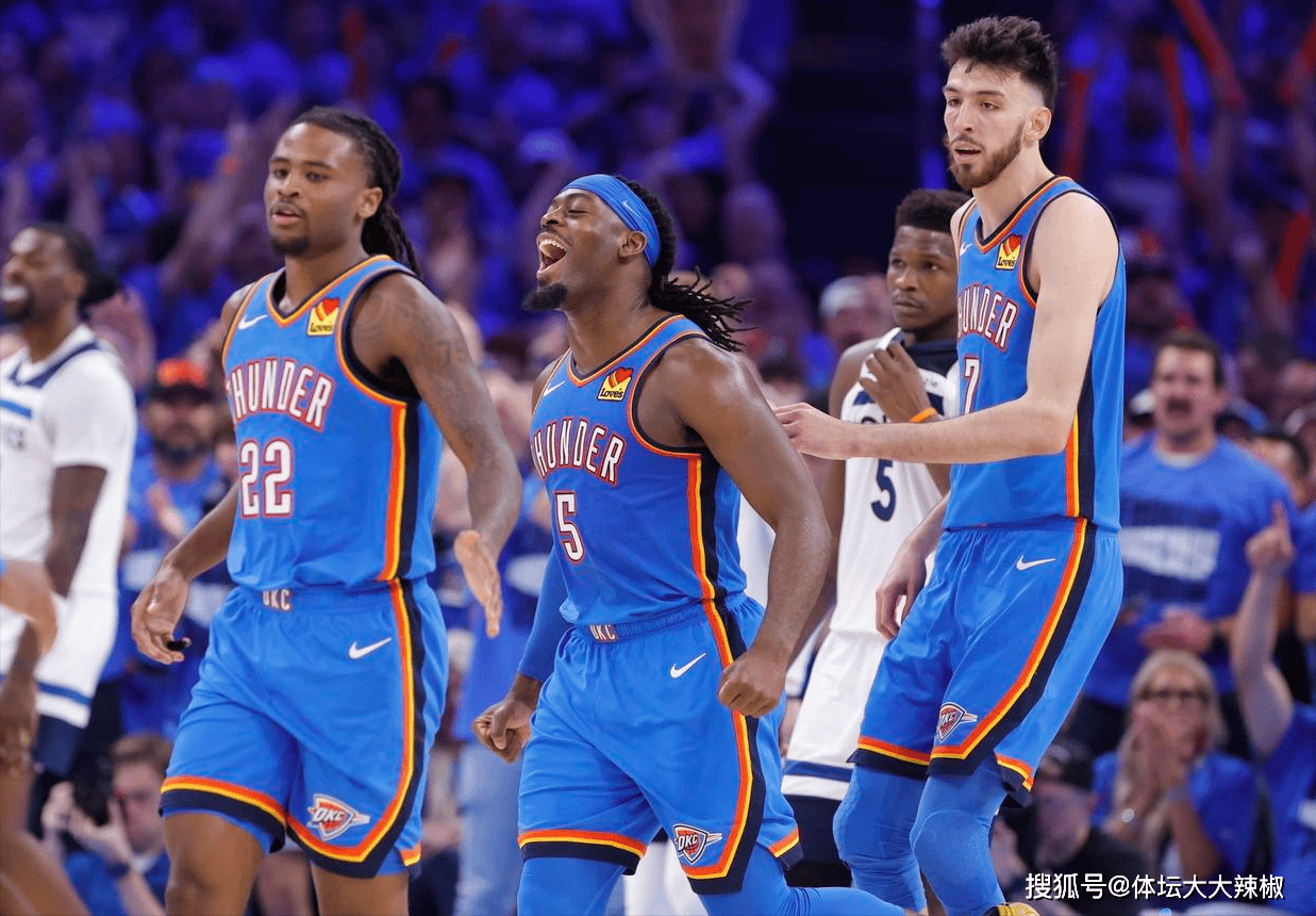 中超比赛亮点：上海海港2-1战胜山东泰山,（中超焦点战：上海海港2比1击败山东泰山）