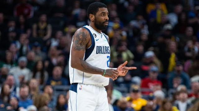 TA：应布拉格斯拉维亚方面要求，热刺主场的LGBTQ+旗帜被移走（TA：热刺主场应布拉格斯拉维亚请求撤下LGBTQ+旗帜）