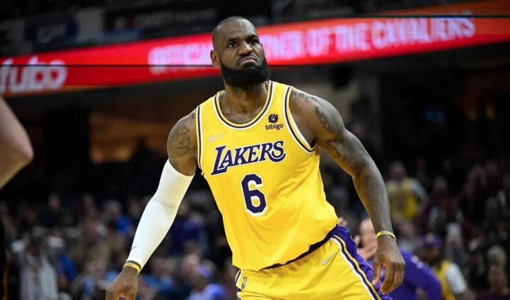 博洛尼亚2-0那不勒斯，达林加破僵，卢库米锁定胜局（博洛尼亚2比0力克那不勒斯，达林加先拔头筹，卢库米终结悬念）