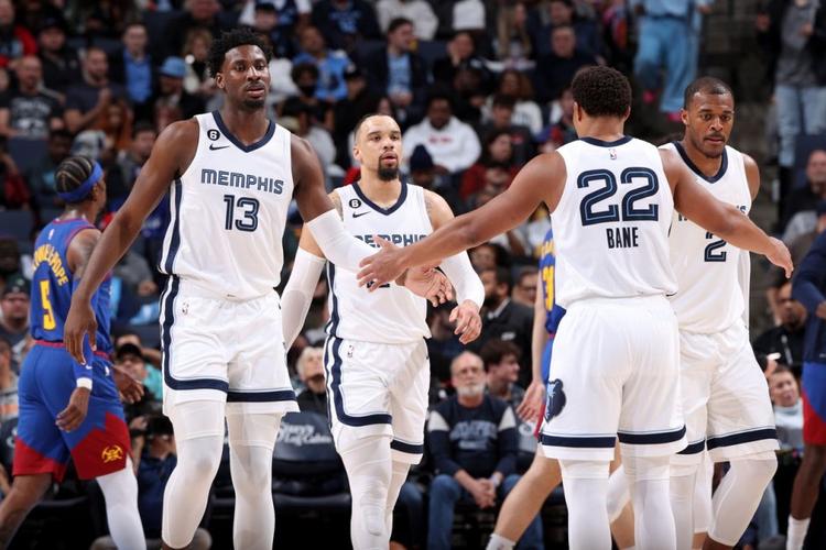 马刺主帅谈文班复出：预计他会被早早换下，不按正常时间打（马刺主帅谈文班复出：预计提前下场，出场不按常规时间）