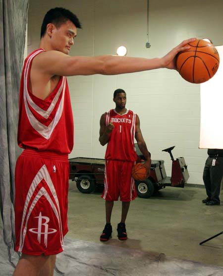 意甲：尤文2-0战胜卡利亚里（意甲：尤文两球零封卡利亚里）